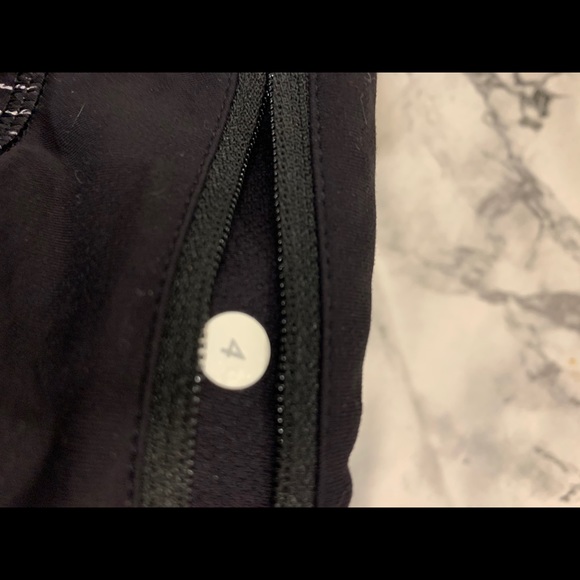 Lululemon shorts - Picture 3 of 3